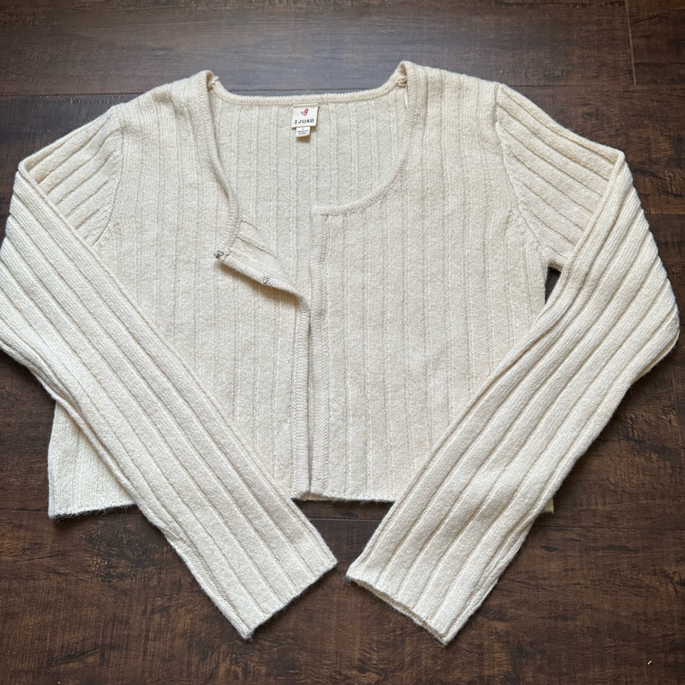 IJOAH Large cream cropped sweater with clasps